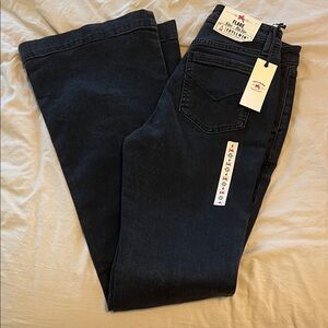NWT Idyllwind Rebel Mid Rise Flare Jeans in Black